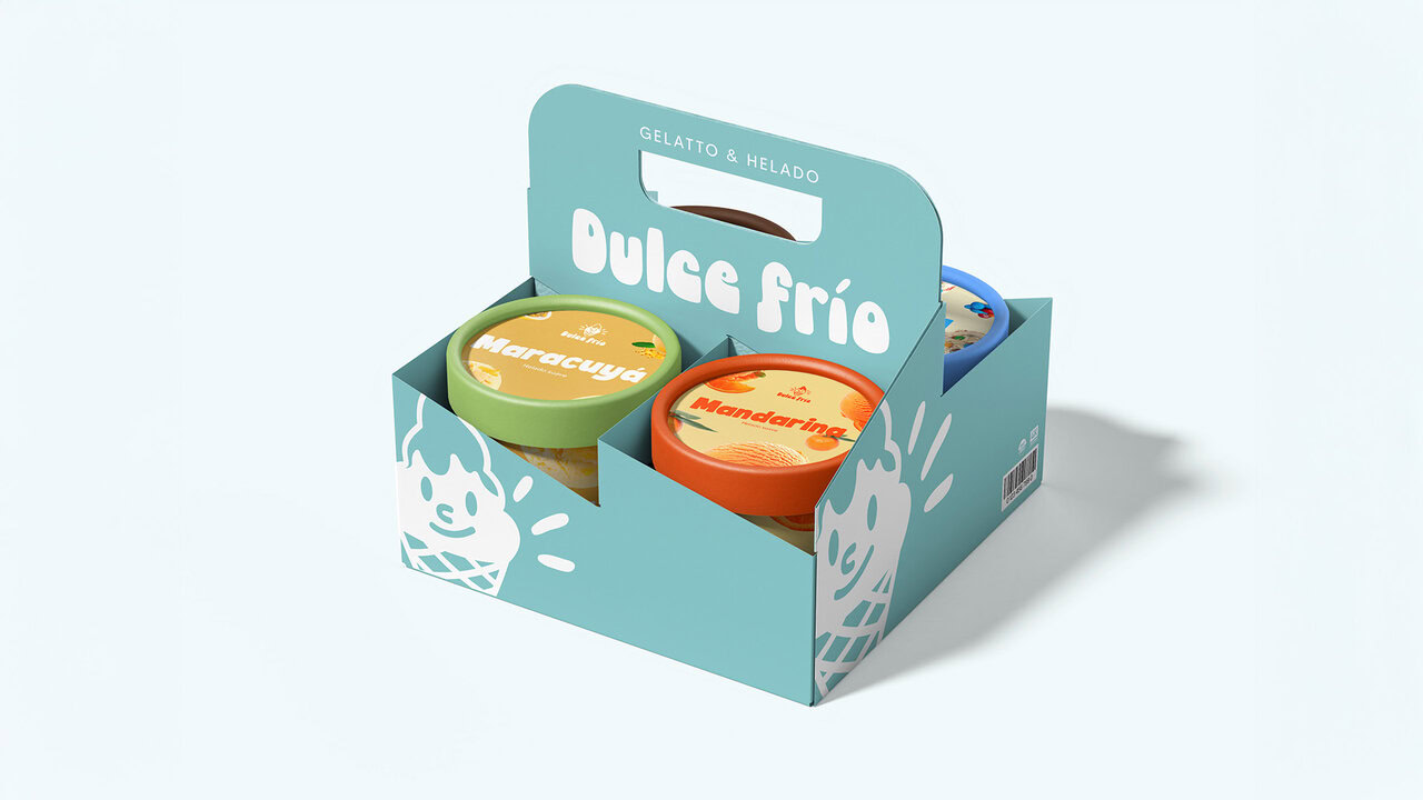 Empaque para llevar cuatro envases pequeños de helado de Dulce Frío. El diseño de empaque incluye el logotipo, ilustraciones y colores de la marca (azul, verde, naranja).