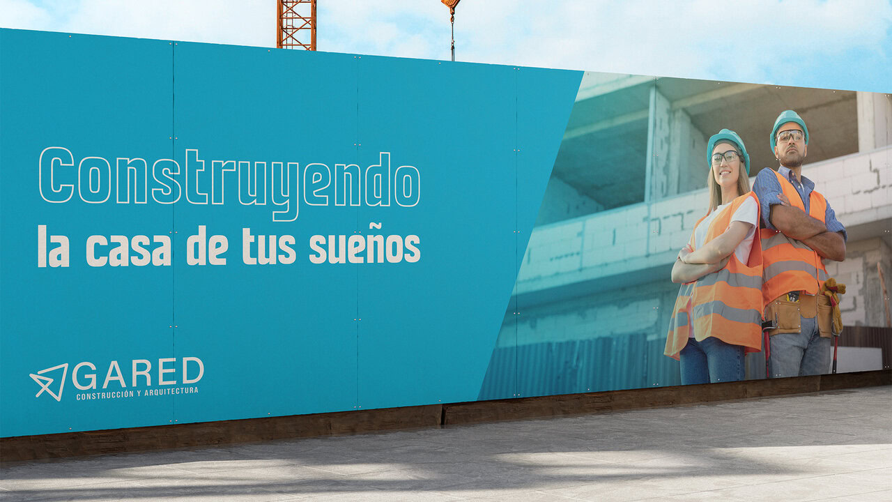 Diseño moderno de una valla publicitaria para una empresa de construcción en puebla.